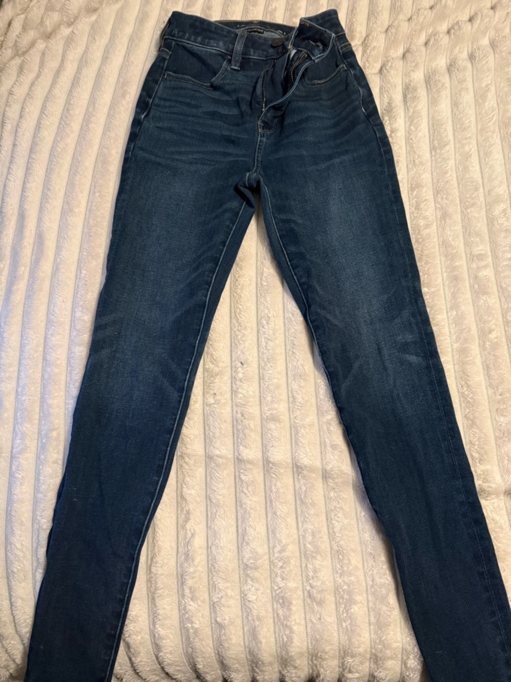 American Eagle Outfitters Dark Skinny the dream jean size 00Short